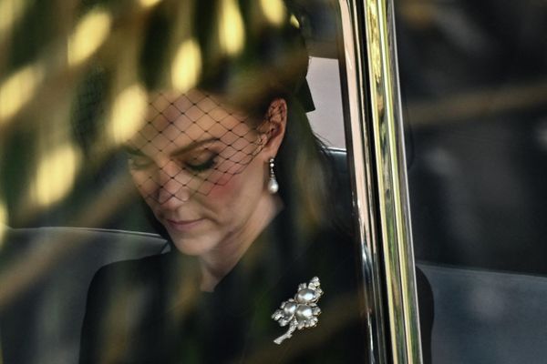Кэтрин, принцесса Уэльская, едет за гробом королевы Елизаветы II во время процессии от Букингемского дворца до Дворца Вестминстер, Лондон - Sputnik International