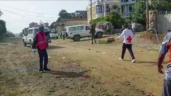 In this image made from video, medics attend the scene of an airstrike in Mekele, capital of the Tigray region of northern Ethiopia Wednesday, Sept. 14, 2022. Two airstrikes hit the capital of Ethiopia's Tigray region Wednesday morning, the director of the city's flagship Ayder Referral Hospital said.  - Sputnik International