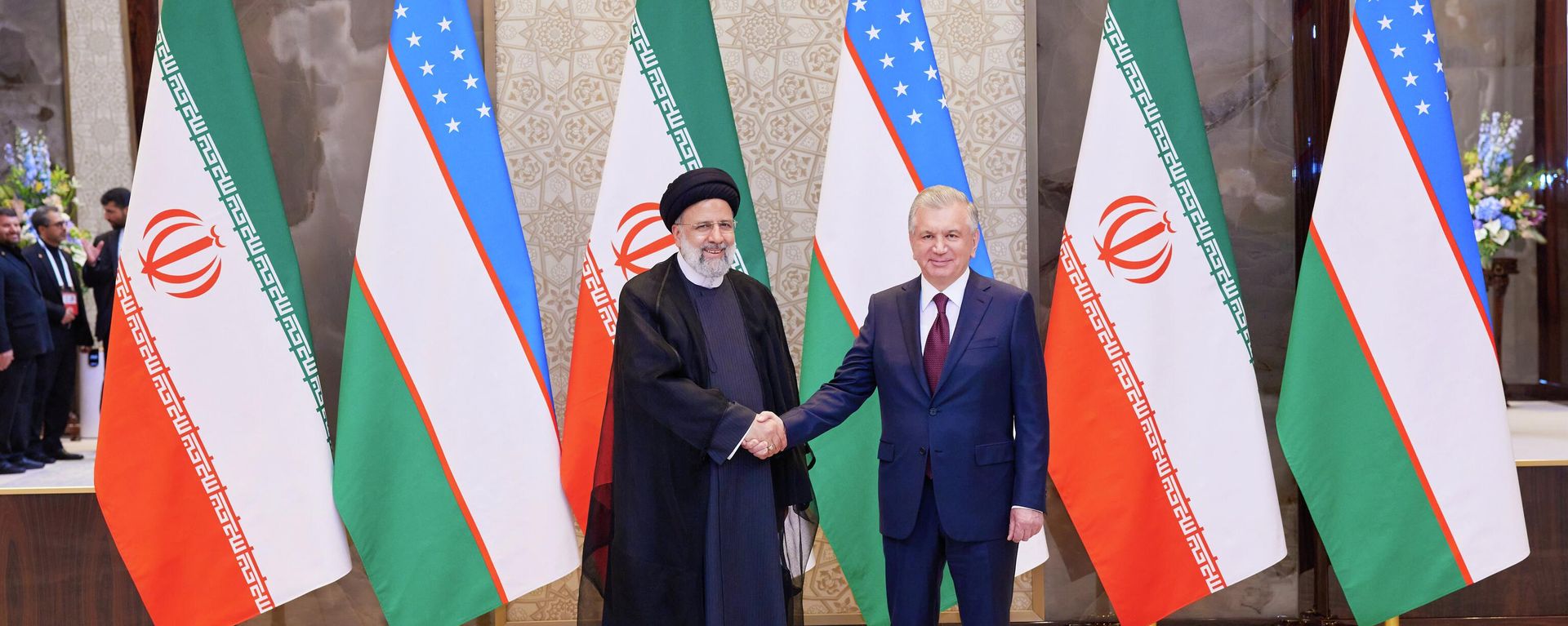 Iranian President Ibrahim Raisi visits Uzbekistan to meet with President Shavkat Mirziyoyev Iranian President Ibrahim Raisi visits Uzbekistan to meet with President Shavkat Mirziyoyev - Sputnik International, 1920, 15.09.2022