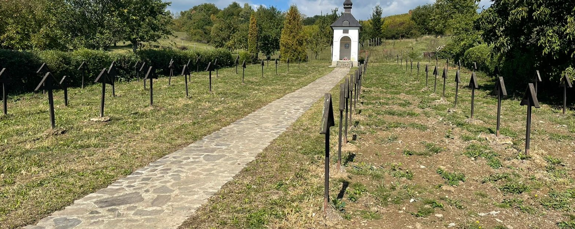 Cemetery containing final resting places of Imperial Russian Army soldiers in northeastern Slovakia that was vandalized by local authorities this summer. Cemetery containing final resting places of Imperial Russian Army soldiers in northeastern Slovakia that was vandalized by local authorities this summer. - Sputnik International, 1920, 15.09.2022