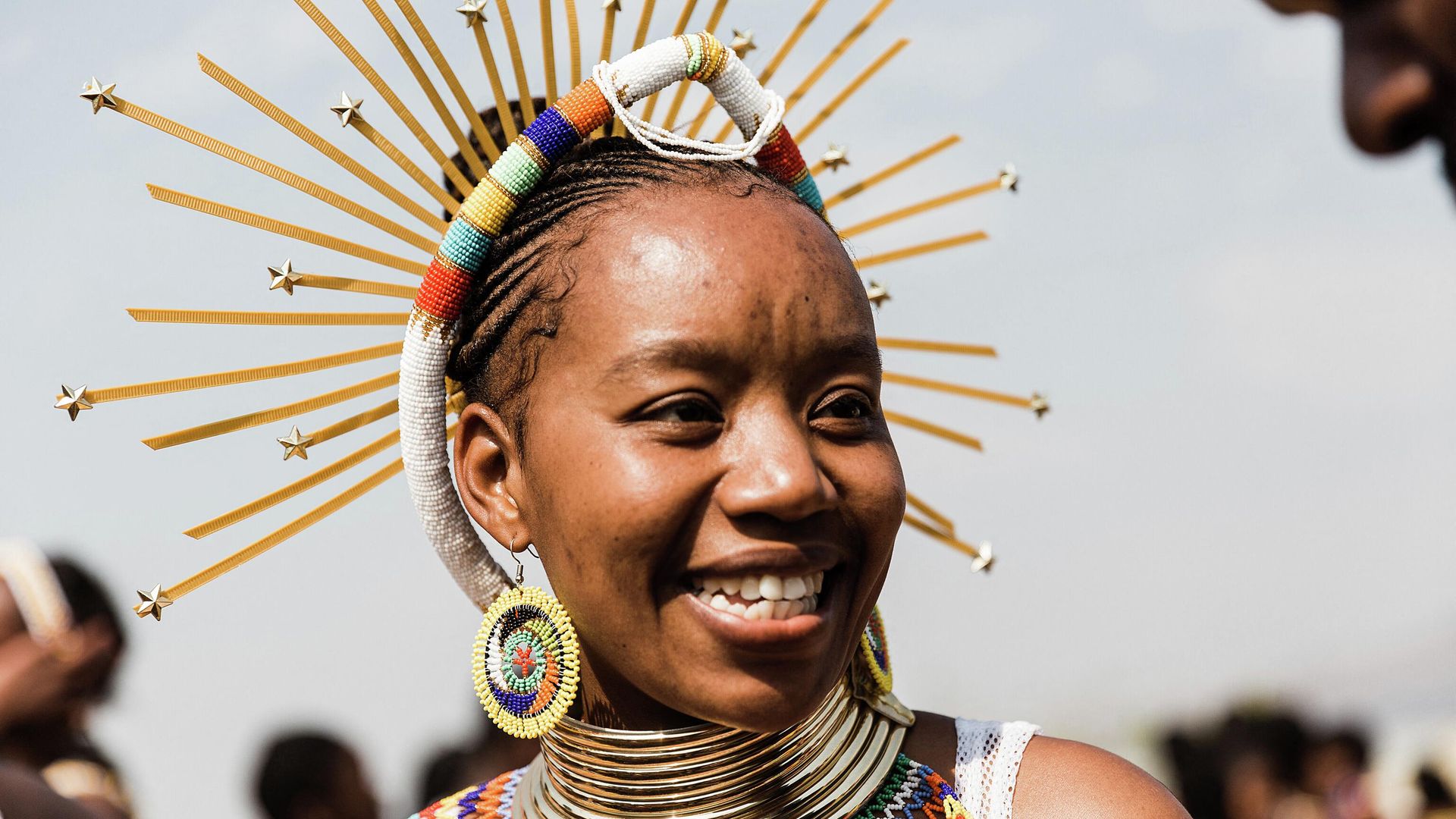 EDITORS NOTE: Graphic content / Zulu maidens gather during the annual Umkhosi Womhlanga (reed dance) at the Enyokeni Royal Palace in Nongoma on September 17, 2022. - Every September, tens of thousands of women, known locally as maidens, descend on the royal palace in the southeast KwaZulu-Natal province, to present a tall reed to the new king Misuzulu, as a traditional rite of womanhood. (Photo by RAJESH JANTILAL / AFP) EDITORS NOTE: Graphic content / Zulu maidens gather during the annual Umkhosi Womhlanga (reed dance) at the Enyokeni Royal Palace in Nongoma on September 17, 2022. - Every September, tens of thousands of women, known locally as maidens, descend on the royal palace in the southeast KwaZulu-Natal province, to present a tall reed to the new king Misuzulu, as a traditional rite of womanhood. (Photo by RAJESH JANTILAL / AFP) - Sputnik International, 1920, 18.09.2022