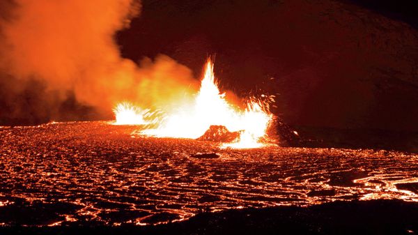 A photo taken on August 7, 2022 shows lava spewing out at the vulcano in Fagradalsfjall, Iceland, around 40 kilometres from the capital Reykjavik, following an eruption that has been ongoing since August 3, 2022 - Sputnik International