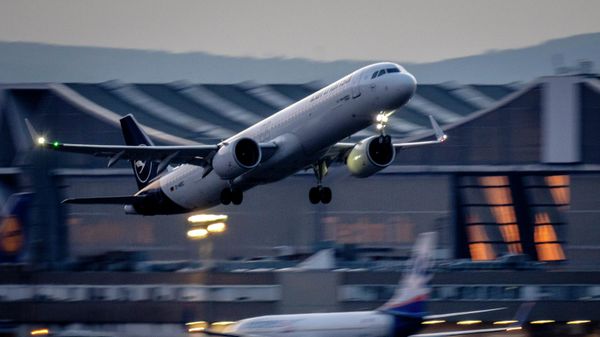 A Lufthansa aircraft takes off from the airport in Frankfurt, Germany, Thursday, Sept. 1, 2022. Lufthansa pilots will go on strike on Friday. - Sputnik International