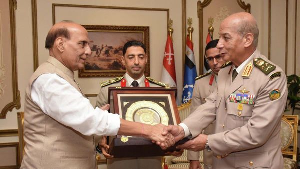 Had an excellent meeting with Egypt’s Defence Minister, General Mohamed Zaki in Cairo - Sputnik International