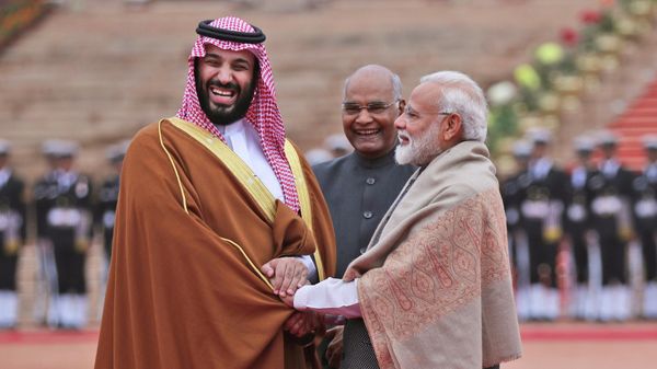 FILE - In this Feb. 20, 2019 file photo, Saudi Arabia's Crown Prince Mohammed bin Salman shakes hand with Indian Prime Minister Narendra Modi during a ceremonial welcome in New Delhi, India - Sputnik International