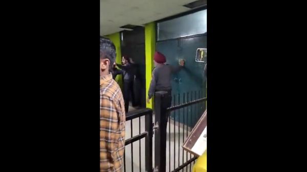 Punjab: Protest Breaks Out at Lovely Professional University After Student Dies by Suicide in Hostel Room - Sputnik International