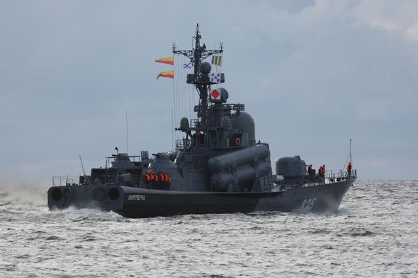 Large missile boat "Dimitrovgrad" of project 12411 at strategic exercises in Baltiysk Military Harbor.  - Sputnik International