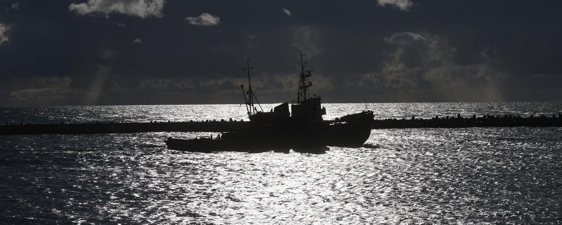 Baltic Fleet ship at strategic exercises in Baltiysk Military Harbor - Sputnik International, 1920, 22.09.2022