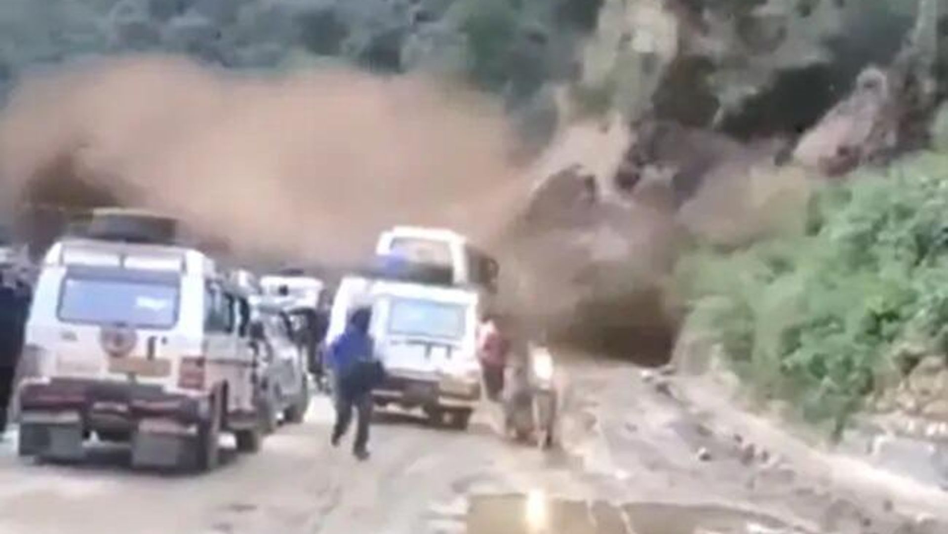 Half Of Hill Crashes In Huge Landslide In Uttarakhand Half Of Hill Crashes In Huge Landslide In Uttarakhand - Sputnik International, 1920, 22.09.2022