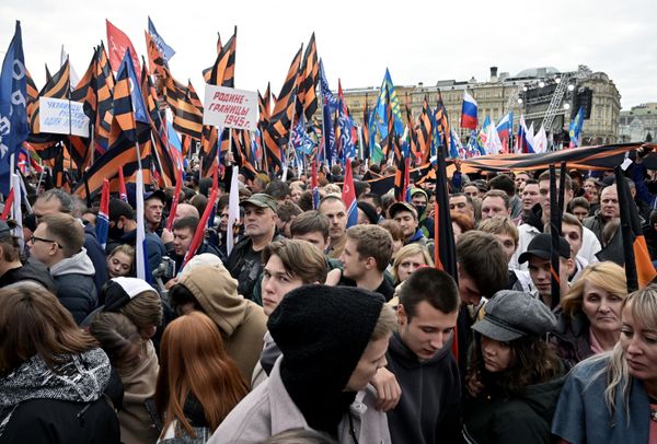 People gathered on Moscow's Manezhnaya Square ahead of the "We Don't Abandon Our Own" rally. - Sputnik International
