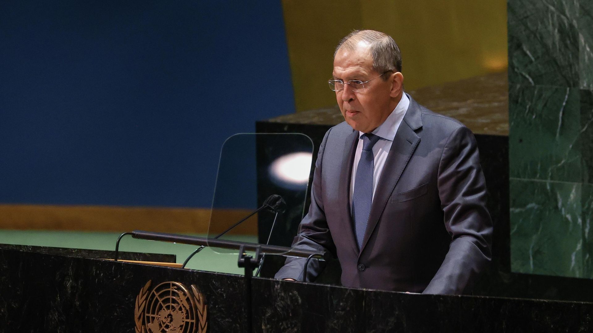 Russian Foreign Minister Sergey Lavrov speaks during a general political discussion at the 76th UNGA in New York Russian Foreign Minister Sergey Lavrov speaks during a general political discussion at the 76th UNGA in New York - Sputnik International, 1920, 24.09.2022