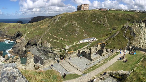 Remains of the 13th-century Tintagel Castle in 2016 - Sputnik International