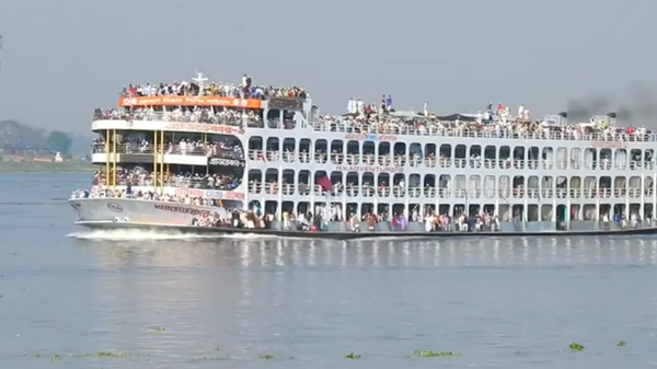 Overloaded vessel in Bangladesh - Sputnik International