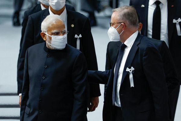 Indian Prime Minister Narendra Modi (L) and Australian Prime Minister Anthony Albanese attend the state funeral for Japan's former prime minister Shinzo Abe in the Nippon Budokan in Tokyo on September 27, 2022. - Sputnik International