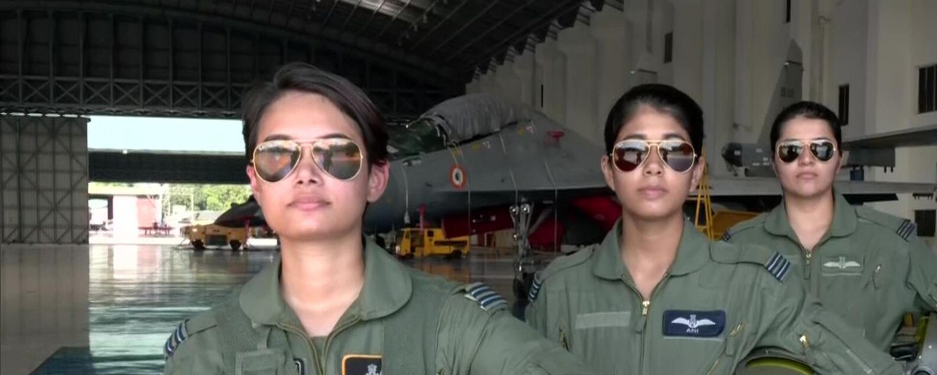 Meet Flight Lieutenant Tejaswi the only female Weapon System Operator in the deadly Sukhoi-30 fighter fleet of the Indian Air Force said on Tuesday that pilots in the eastern sector were prepared to respond to any situation in the region Meet Flight Lieutenant Tejaswi the only female Weapon System Operator in the deadly Sukhoi-30 fighter fleet of the Indian Air Force said on Tuesday that pilots in the eastern sector were prepared to respond to any situation in the region - Sputnik International, 1920, 27.09.2022