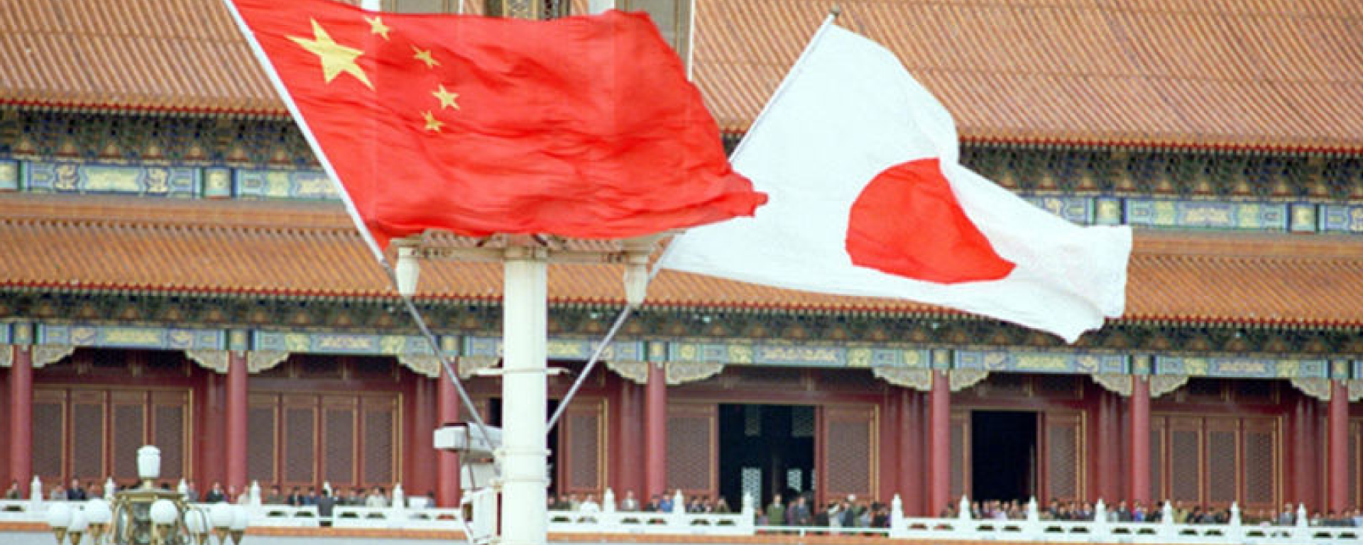 Japanese and Chinese flags Japanese and Chinese flags - Sputnik International, 1920, 22.02.2023