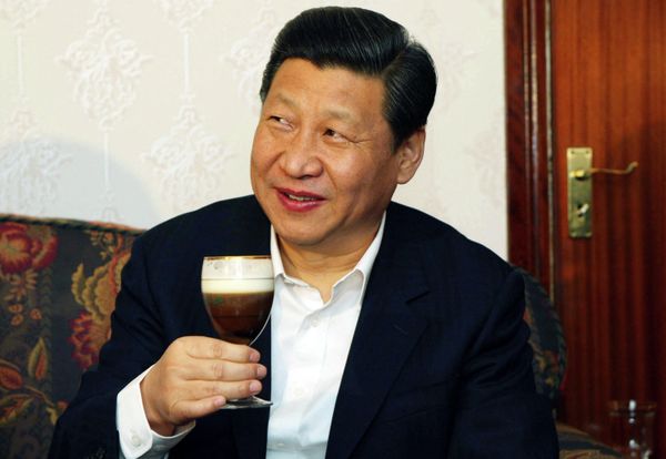 Xi Jinping, while vice-president of China, tries one of farmer James Lynch's Irish Coffees during a visit to the Lynch Farm at Six Mile Bridge, on 19 February 2012 on the second day of a three-day visit to Ireland.  - Sputnik International
