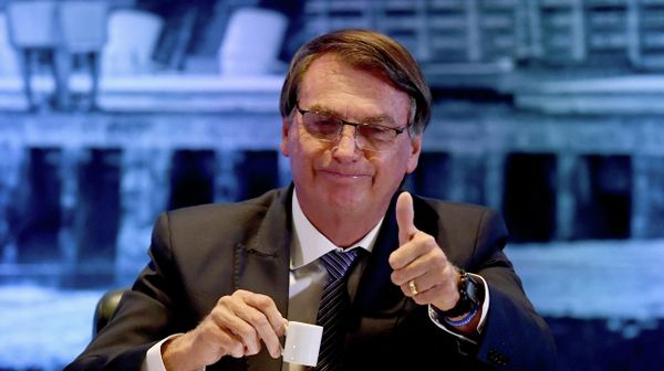 Президент Бразилии Жаир Болсонару пьет кофе во дворце Итамарати в Бразилиа, 2022 год - Sputnik International