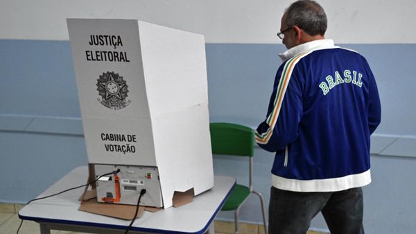 A man votes at a polling station during the legislative and presidential election, in Sao Paulo, Brazil, - Sputnik International