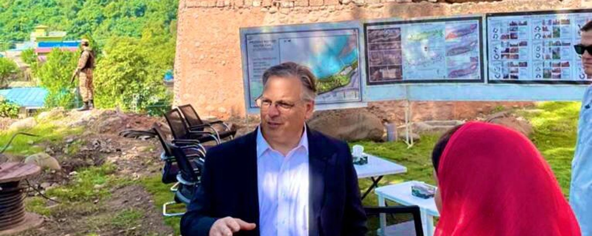 US Ambassador Blome visiting the Muzaffarabad Fort - Sputnik International, 1920, 03.10.2022