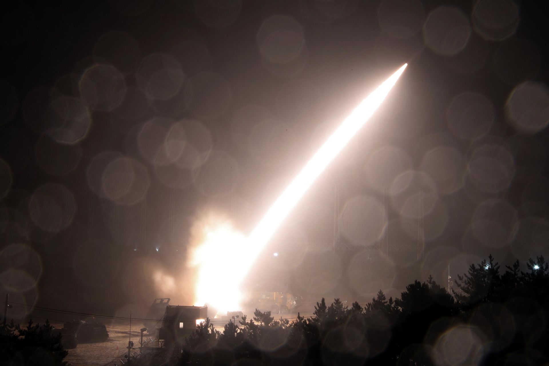 Army Tactical Missile System or ATACMS missile is fired during a joint military drill between U.S. and South Korea - Sputnik International, 1920, 30.05.2023
