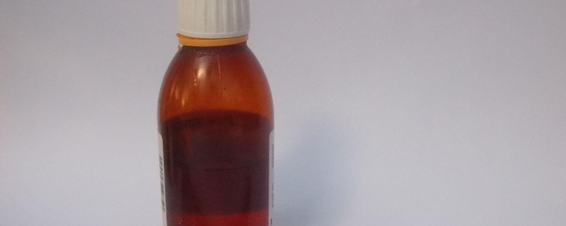 Cough syrup with tablespoon. Cough syrup with tablespoon. - Sputnik International, 1920, 06.10.2022