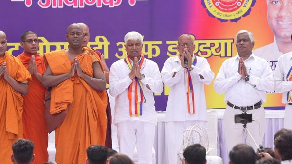 Delhi minister Rajendra Pal Gautam attending the religious convertion event - Sputnik International