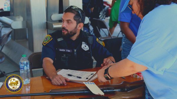 Houston Police organized gun buyback program. Saturday, October 8, 2022. - Sputnik International