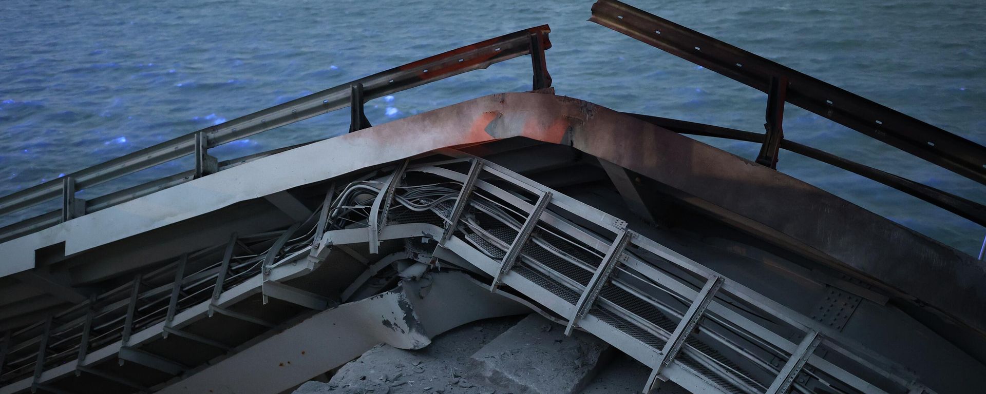 Destroyed portion of Crimean Bridge. October 8, 2022. Destroyed portion of Crimean Bridge. October 8, 2022. - Sputnik International, 1920, 09.10.2022