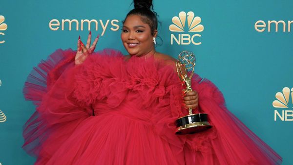 Lizzo poses in the press room with the award for outstanding competition program for Lizzo's Watch Out For The Big Grrrls at the 74th Primetime Emmy Awards. - Sputnik International