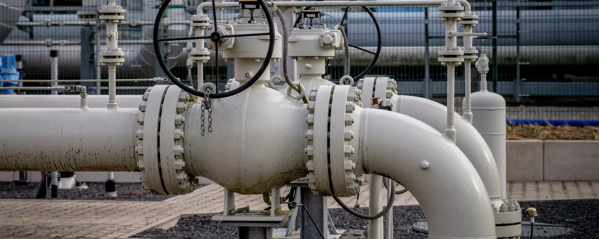 Pipes of the gas storage plant Reckrod are pictured near Eiterfeld, central Germany, Thursday, July 14, 2022, after the Nord Stream 1 pipeline was shut down due to maintenance. (AP Photo/Michael Probst) - Sputnik International, 1920, 01.10.2026
