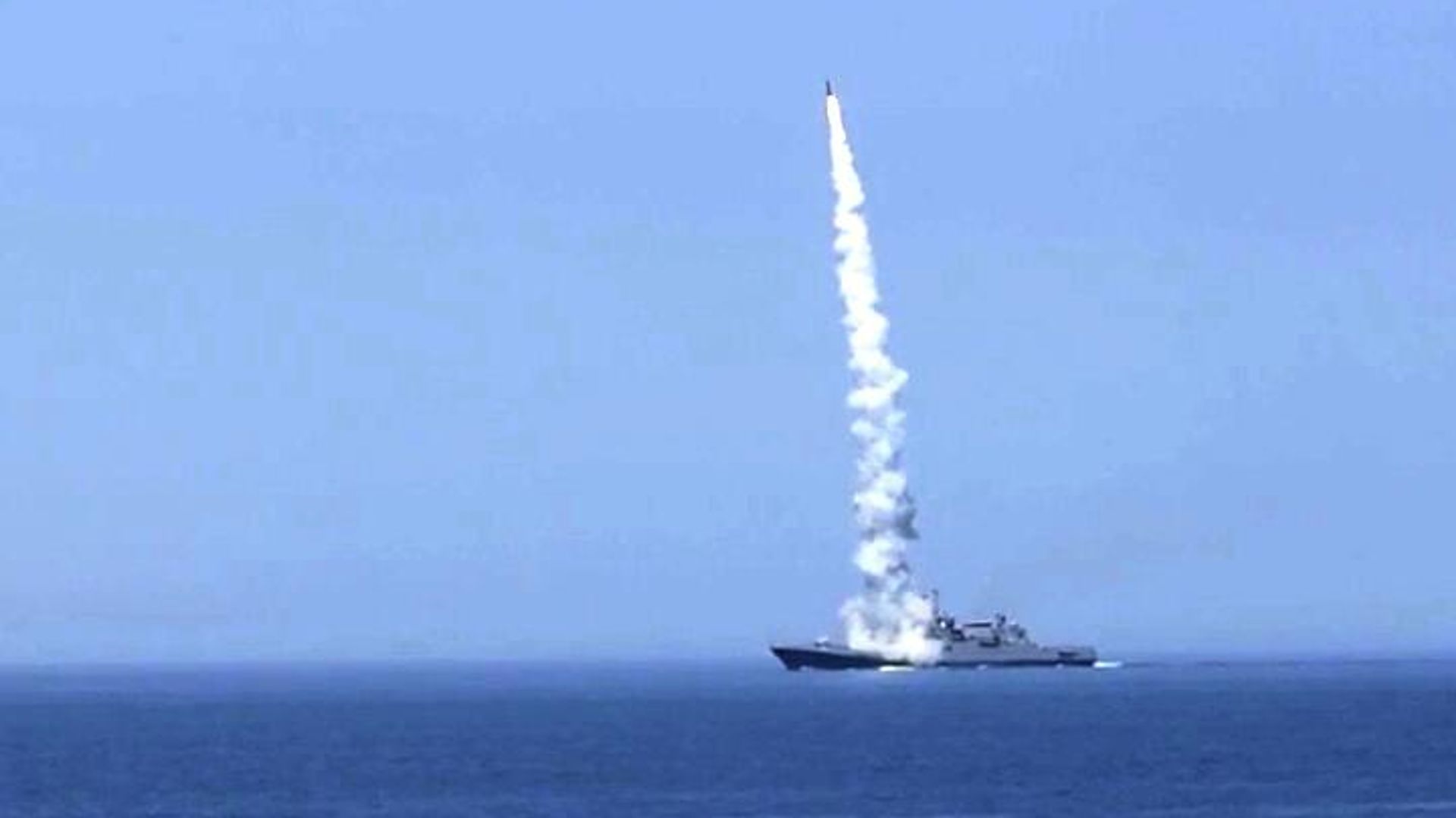 Russian warship fires on Ukrainian military and energy infrastructure targets following attack on Crimean Bridge. October 10, 2022. Screengrab of Russian Ministry of Defense video. Russian warship fires on Ukrainian military and energy infrastructure targets following attack on Crimean Bridge. October 10, 2022. Screengrab of Russian Ministry of Defense video. - Sputnik International, 1920, 10.10.2022