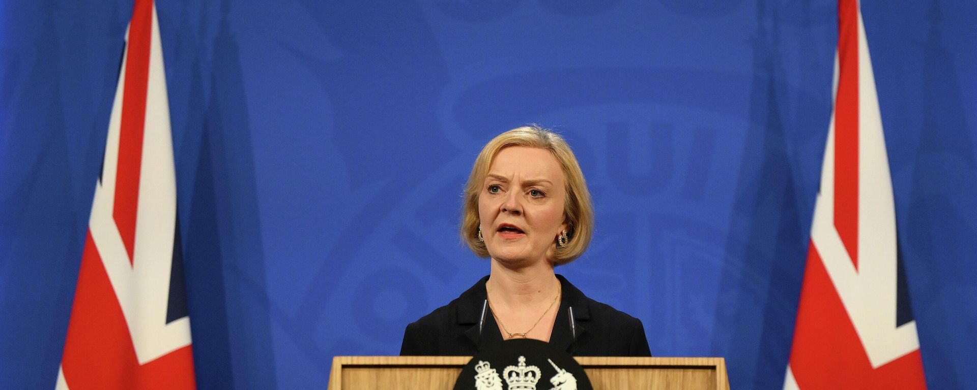 Britain's Prime Minister Liz Truss gives a press conference at 10 Downing Street Britain's Prime Minister Liz Truss gives a press conference at 10 Downing Street - Sputnik International, 1920, 14.10.2022