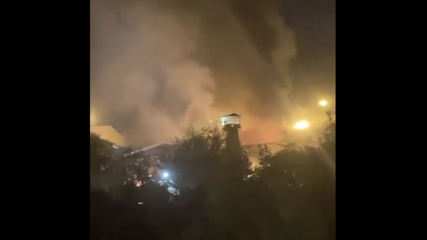 Video - Fire Breaks Out and Gun Shots Heard at Evin Prison in Tehran, Iran - Sputnik International