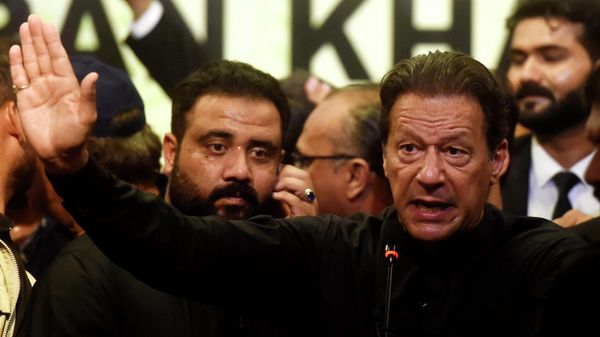 Pakistan's former Prime Minister Imran Khan speaks at an event of Karachi Bar Association in Karachi on October 14, 2022. - Sputnik International