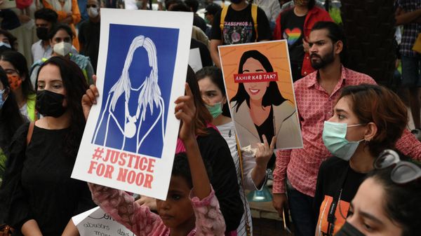 Women rights activists hold placards during a demonstration in Lahore on July 24, 2021, against the brutal killing of Noor Mukadam, the daughter of former Pakistan envoy to South Korea, in the federal capital earlier this week - Sputnik International