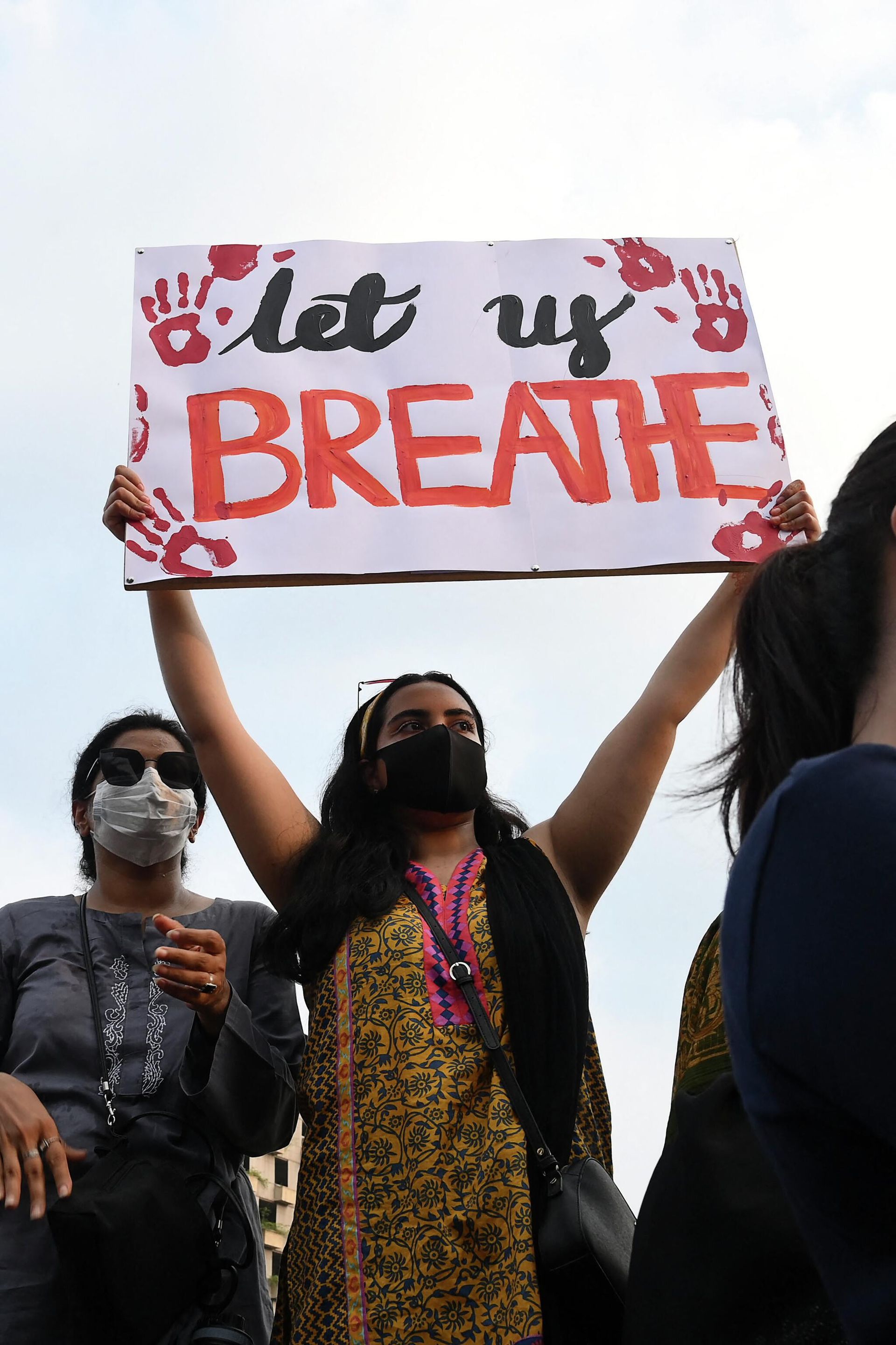 Women rights activists hold placards during a demonstration in Lahore on July 24, 2021, against the brutal killing of Noor Mukadam, the daughter of former Pakistan envoy to South Korea, in the federal capital earlier this week - Sputnik International, 1920, 17.10.2022