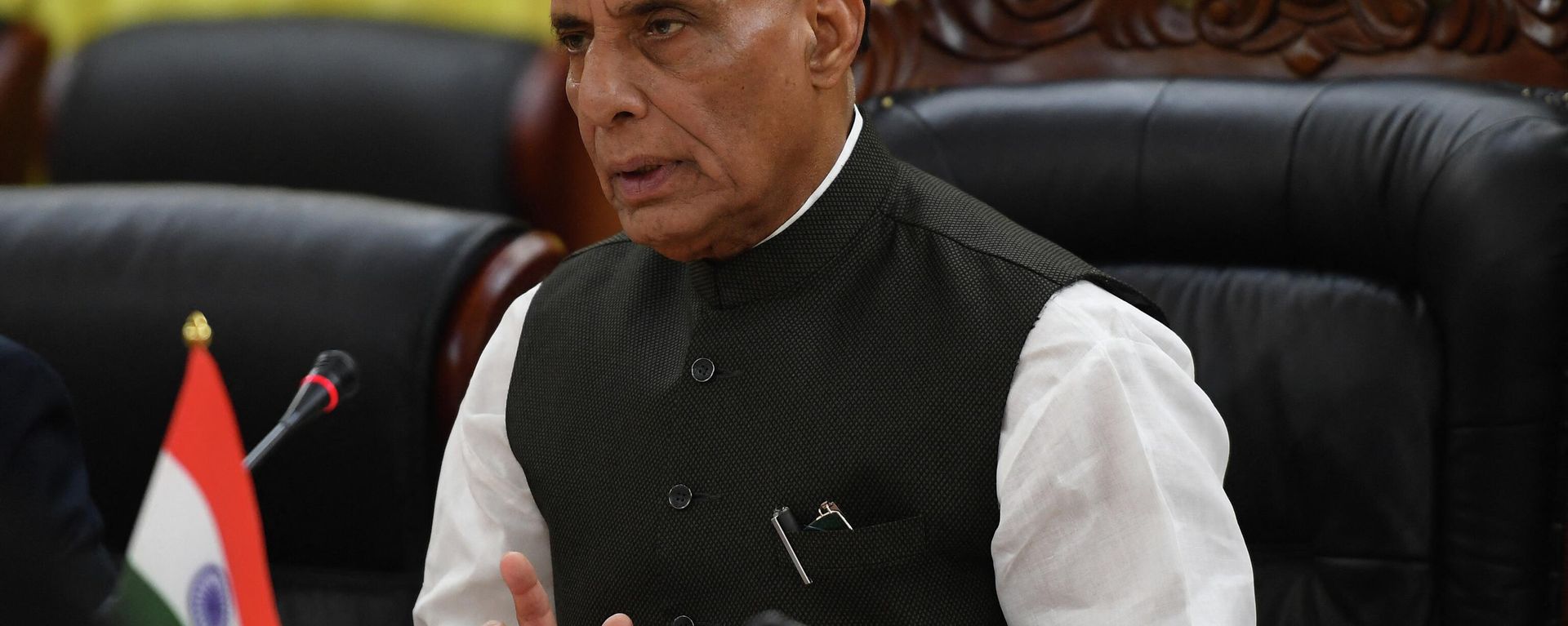 India's Defence Minister Rajnath Singh addresses a meeting with his Vietnamese counterpart Phan Van Giang at the Defence Ministry in Hanoi on June 8, 2022. India's Defence Minister Rajnath Singh addresses a meeting with his Vietnamese counterpart Phan Van Giang at the Defence Ministry in Hanoi on June 8, 2022. - Sputnik International, 1920, 18.10.2022