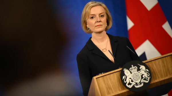 Britain's Prime Minister Liz Truss holds a press conference in the Downing Street Briefing Room in central London on October 14, 2022. - Sputnik International