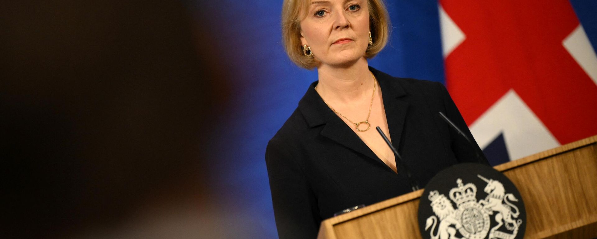 Britain's Prime Minister Liz Truss holds a press conference in the Downing Street Briefing Room in central London on October 14, 2022. Britain's Prime Minister Liz Truss holds a press conference in the Downing Street Briefing Room in central London on October 14, 2022. - Sputnik International, 1920, 20.10.2022