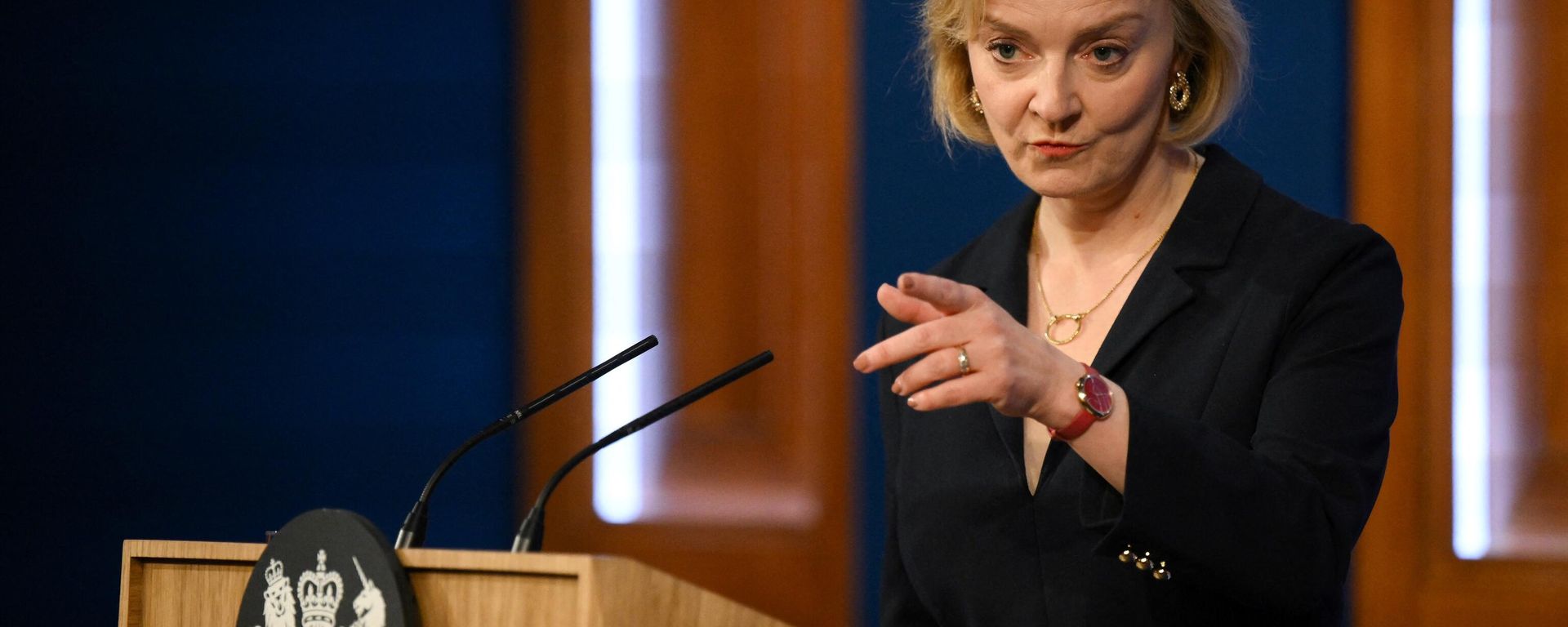 Britain's Prime Minister Liz Truss holds a press conference in the Downing Street Briefing Room in central London on October 14, 2022 Britain's Prime Minister Liz Truss holds a press conference in the Downing Street Briefing Room in central London on October 14, 2022 - Sputnik International, 1920, 20.10.2022