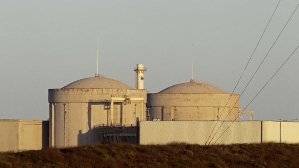 In this photo taken Wednesday, Feb. 8, 2012, South Africa's Koeberg nuclear power station is seen on the outskirts of Cape Town, South Africa. - Sputnik International