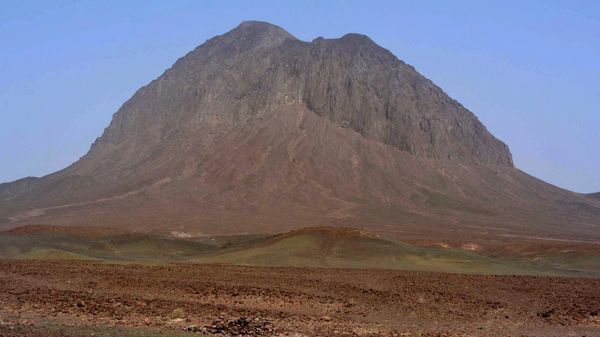In this March 18, 2017, photo shows a hill near the gold and copper mine site, in Reko Diq district in southwestern Pakistan's Baluchistan province. - Sputnik International