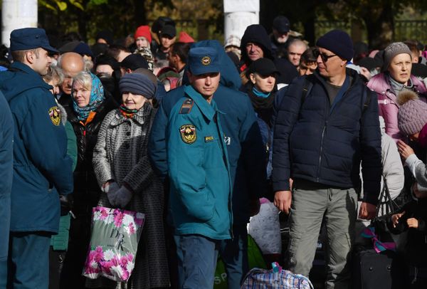 Kherson residents amid evacuation to the left bank of the Dnepr river. - Sputnik International