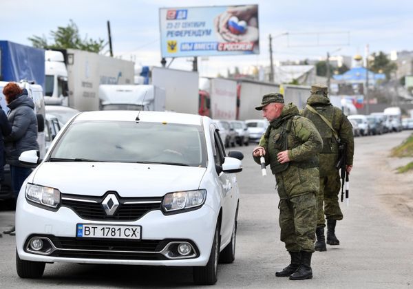 Kherson residents in a queue amid the evacuation to the left bank of the Dnepr River. - Sputnik International