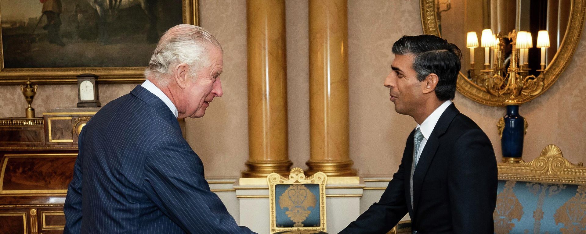 King Charles III welcomes Rishi Sunak during an audience at Buckingham Palace, London, where he invited the newly elected leader of the Conservative Party to become Prime Minister and form a new government, Tuesday, Oct. 25, 2022. King Charles III welcomes Rishi Sunak during an audience at Buckingham Palace, London, where he invited the newly elected leader of the Conservative Party to become Prime Minister and form a new government, Tuesday, Oct. 25, 2022. - Sputnik International, 1920, 25.10.2022