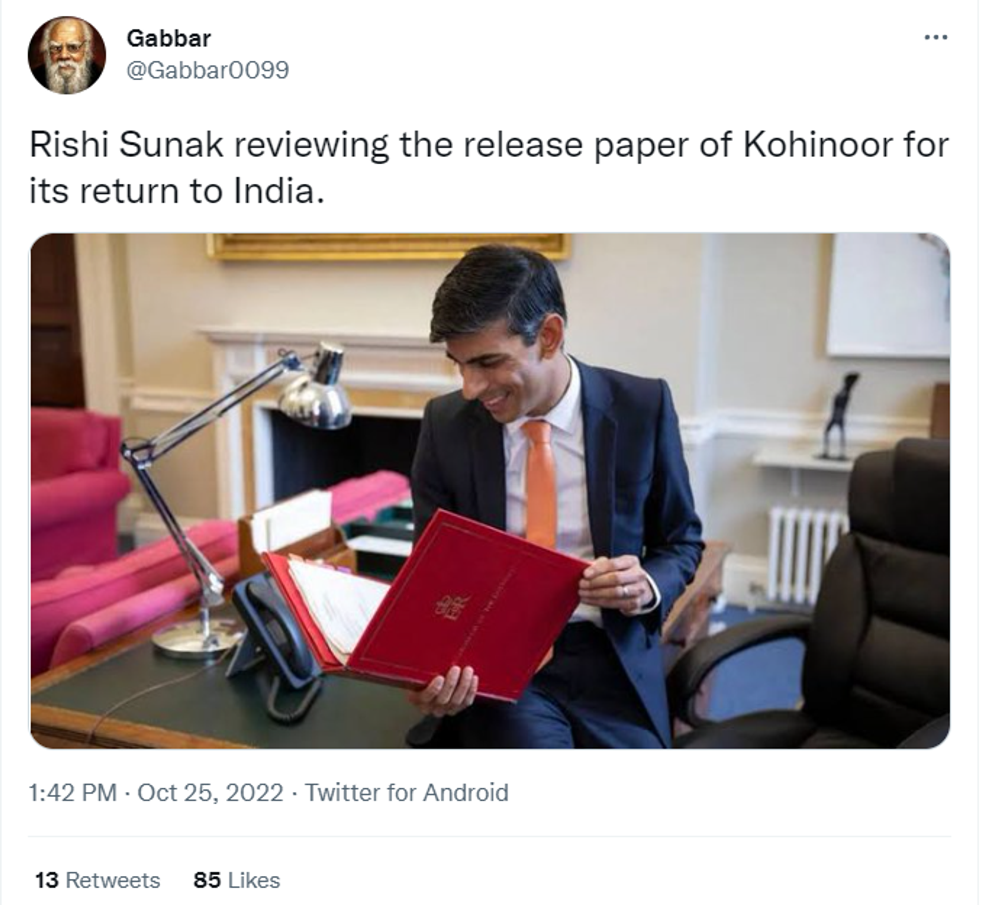 Twitter screenshot of Indian netizens calling for the return of Koh-i-Noor after Indian-origin Rishi Sunak Becomes Britain's PM Twitter screenshot of Indian netizens calling for the return of Koh-i-Noor after Indian-origin Rishi Sunak Becomes Britain's PM - Sputnik International, 1920, 25.10.2022