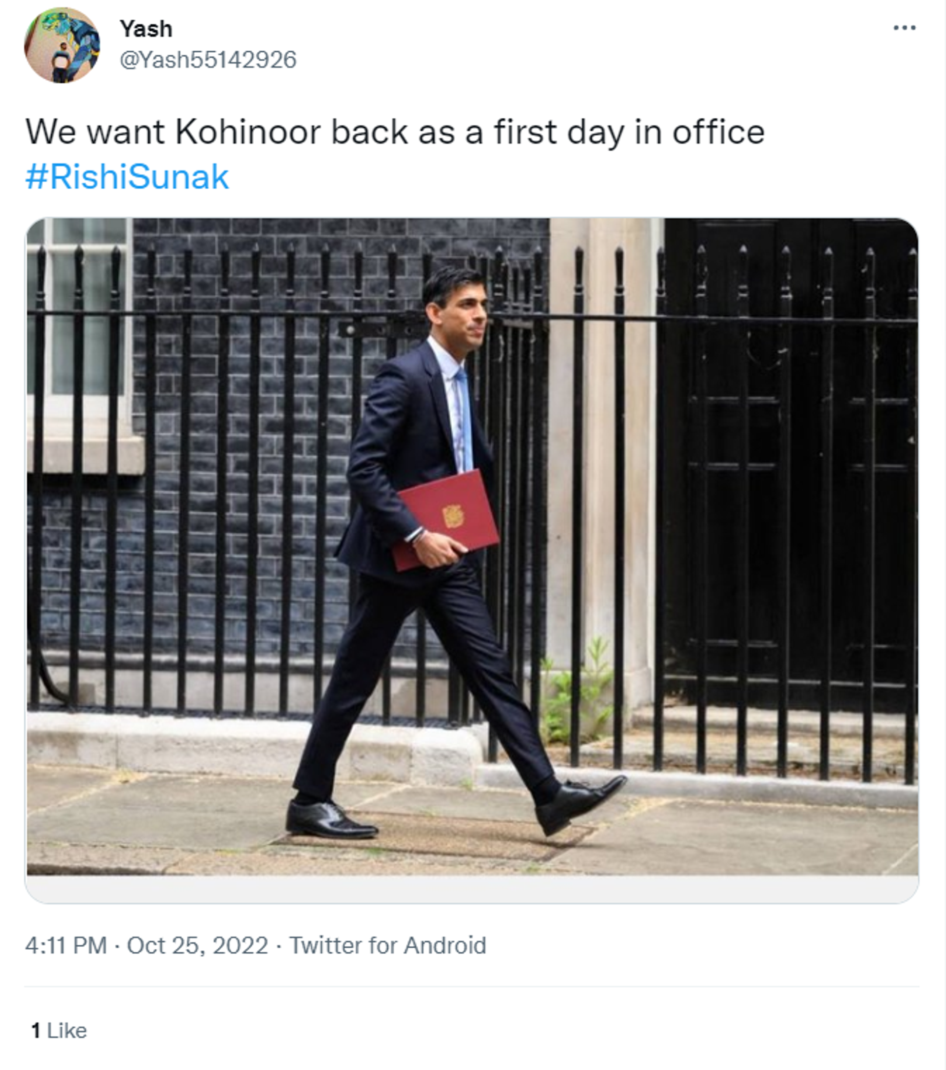Twitter screenshot of Indian netizens calling for the return of Koh-i-Noor after Indian-origin Rishi Sunak Becomes Britain's PM Twitter screenshot of Indian netizens calling for the return of Koh-i-Noor after Indian-origin Rishi Sunak Becomes Britain's PM - Sputnik International, 1920, 25.10.2022