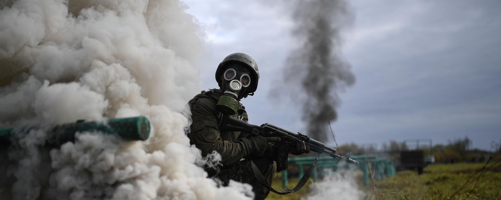Российский военный в противогазе. Архивное фото Российский военный в противогазе. Архивное фото - Sputnik International, 1920, 25.10.2022