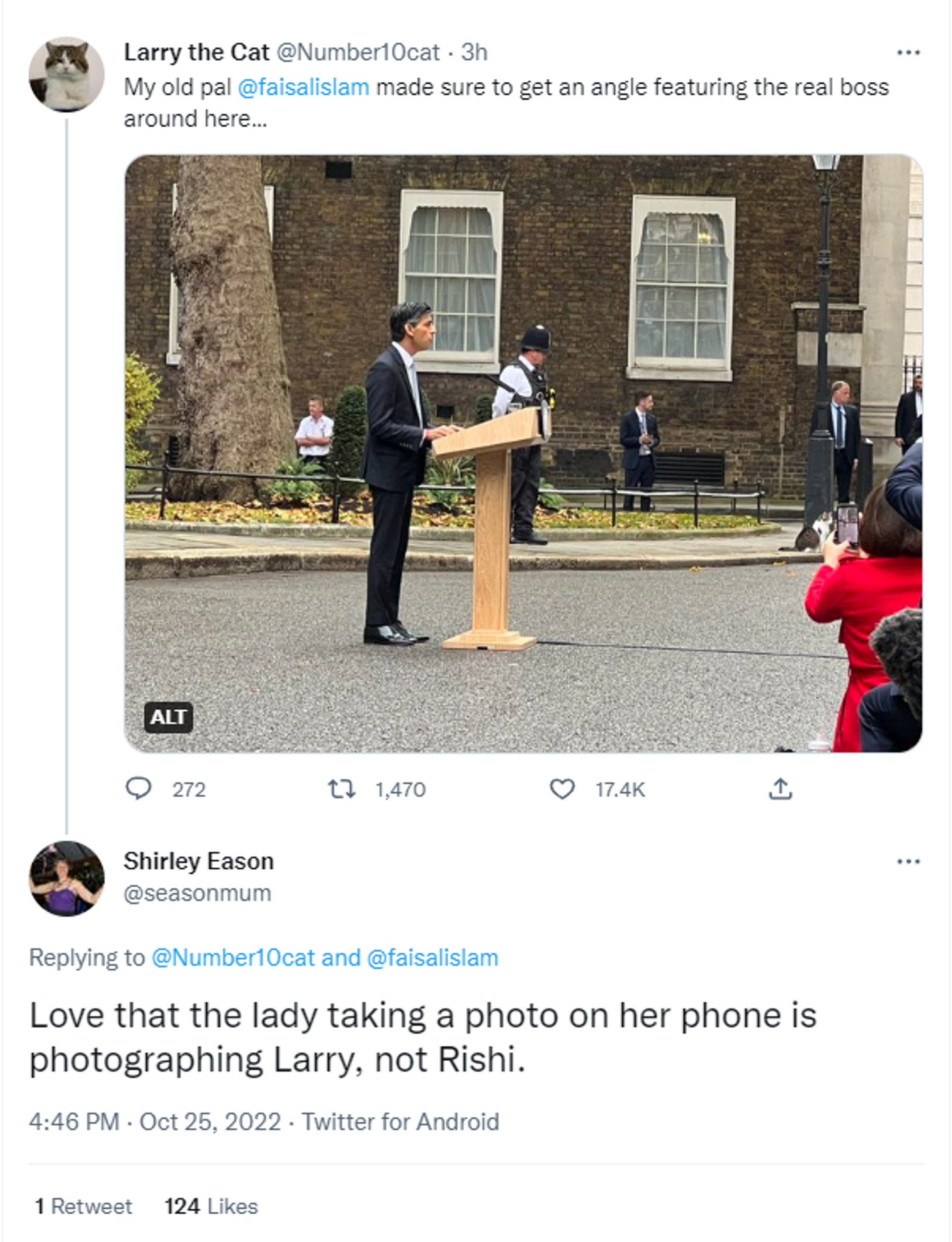 Netizens react to Larry the cat hogging the limelight during newly appointed Britain's Prime Minister Rishi Sunak's first speech Netizens react to Larry the cat hogging the limelight during newly appointed Britain's Prime Minister Rishi Sunak's first speech - Sputnik International, 1920, 25.10.2022